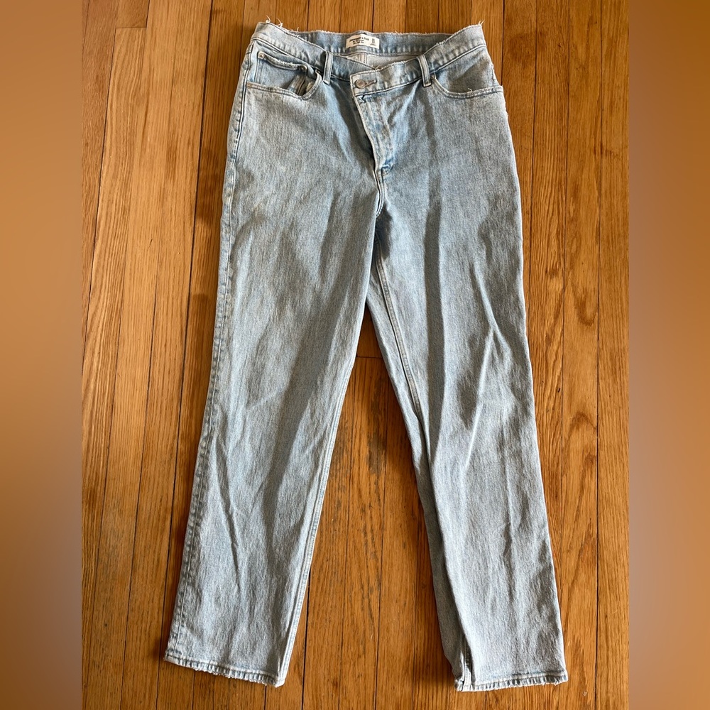 Abercrombie Ultra High Rise 90’s Jean